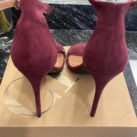 Wine Strap Heel - Picture 3 of 8